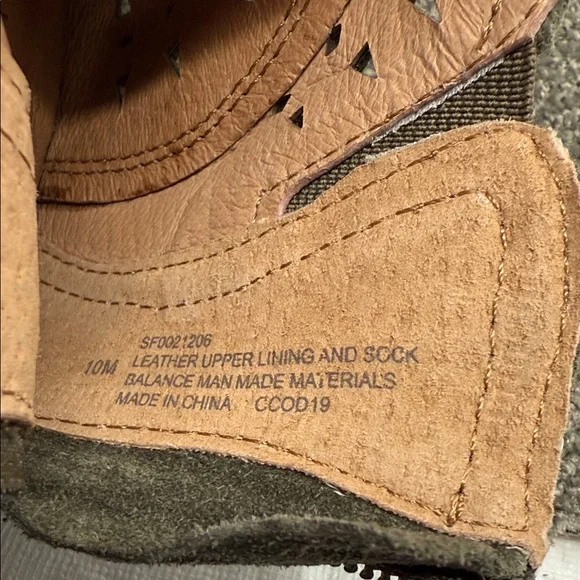 Sofft Boots Wm 10 M Olive Green Suede Laser Cut Ankle Boots Block Heel Back Zip - Picture 11 of 11